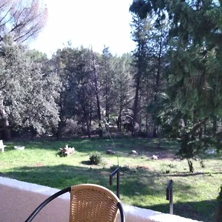 Bonita Casa Blanca En El Bosque. Lantställe