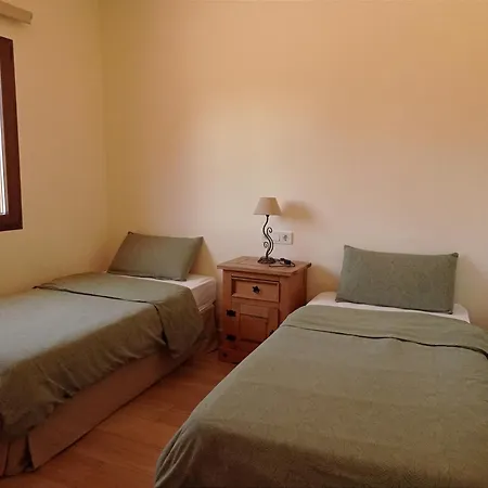 Kır Evi Bonita Casa Blanca En El Bosque. *
