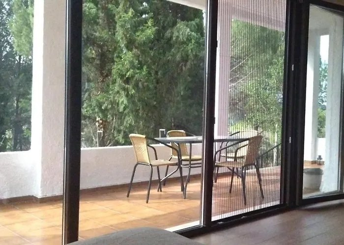 Bonita Casa Blanca En El Bosque. Casa di campagna *