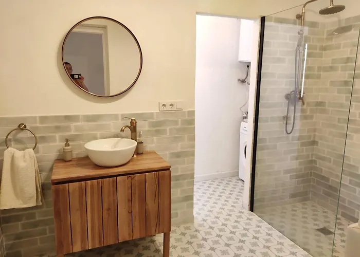 Bonita Casa Blanca En El Bosque. *