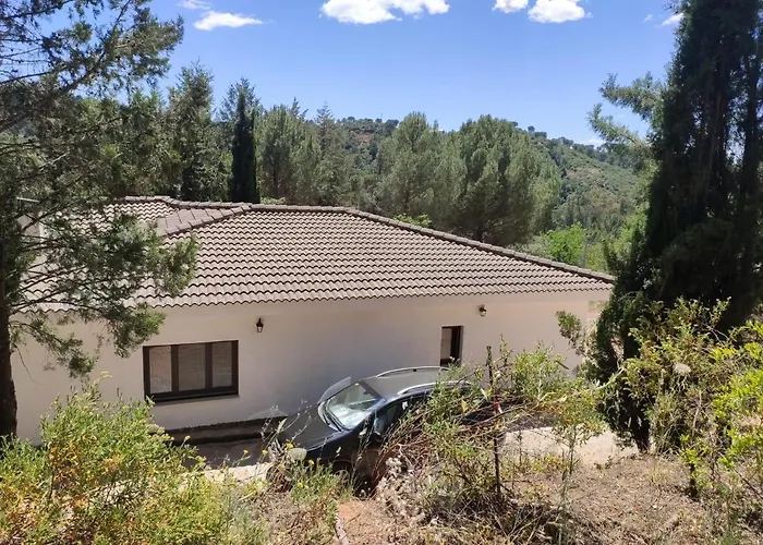 Bonita Casa Blanca En El Bosque. Casa di campagna Cordova