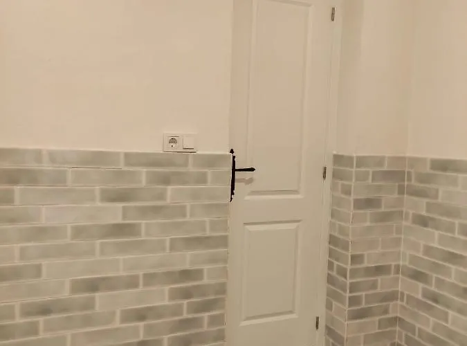 Bonita Casa Blanca En El Bosque.