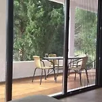 Bonita Casa Blanca En El Bosque. Country house *