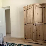 Country house Bonita Casa Blanca En El Bosque. *