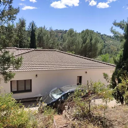 Bonita Casa Blanca En El Bosque. カントリーハウス コルドバ