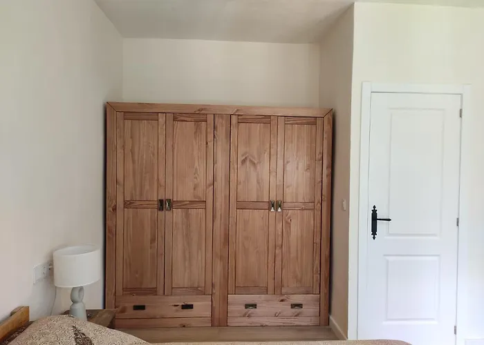 Bonita Casa Blanca En El Bosque. Cordoba