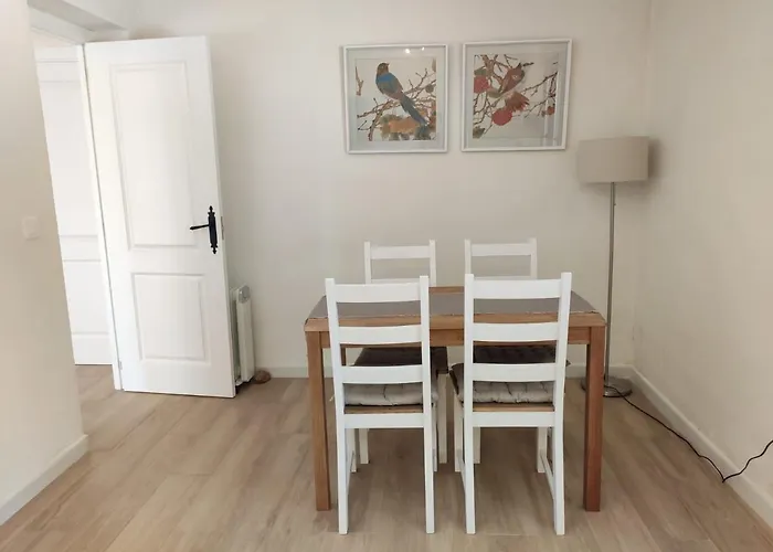 Bonita Casa Blanca En El Bosque. *