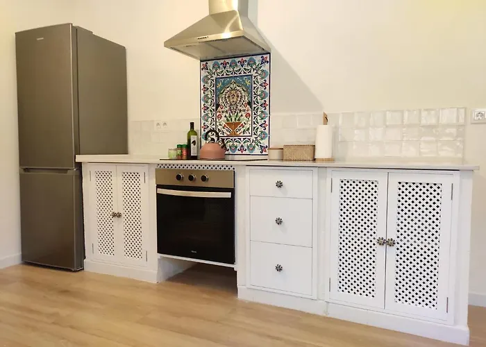 Bonita Casa Blanca En El Bosque. 컨트리하우스 *