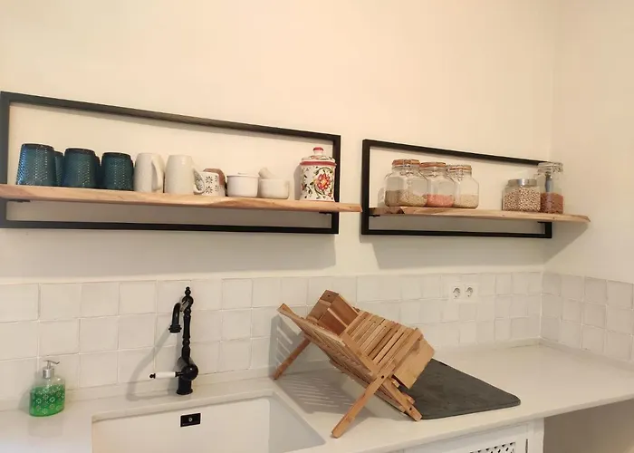 Bonita Casa Blanca En El Bosque.